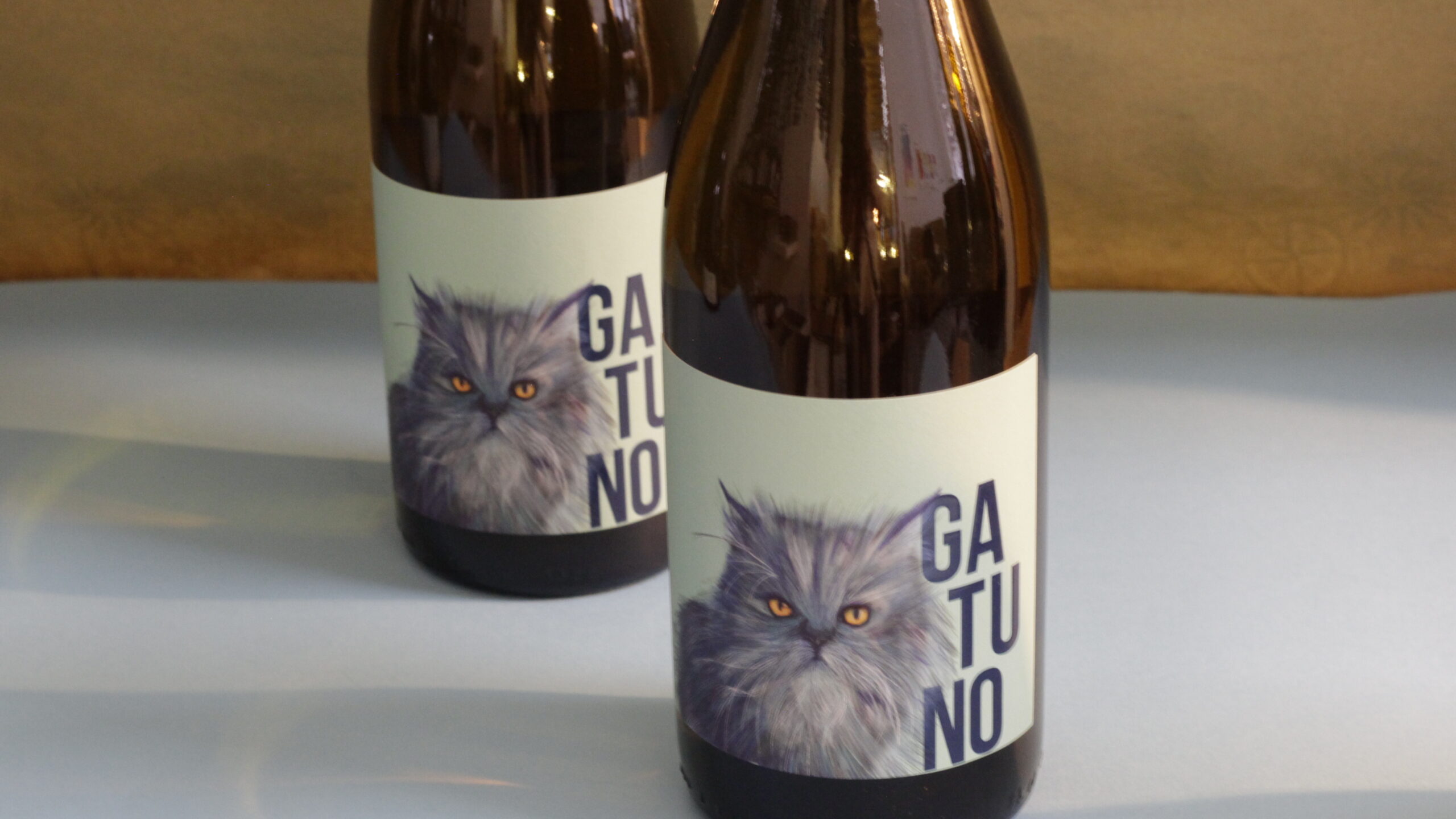Gatuno Blanco